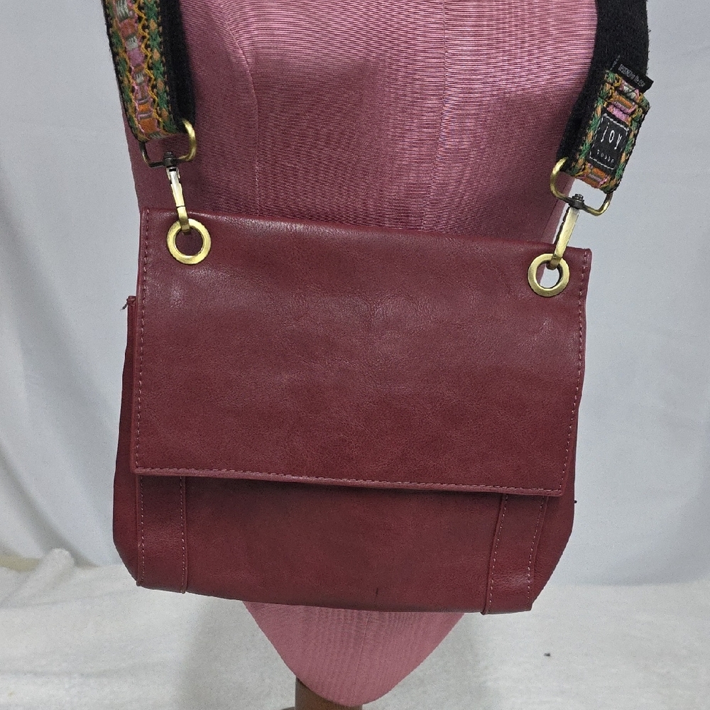 Elegant Burgundy Crossbody Bag
